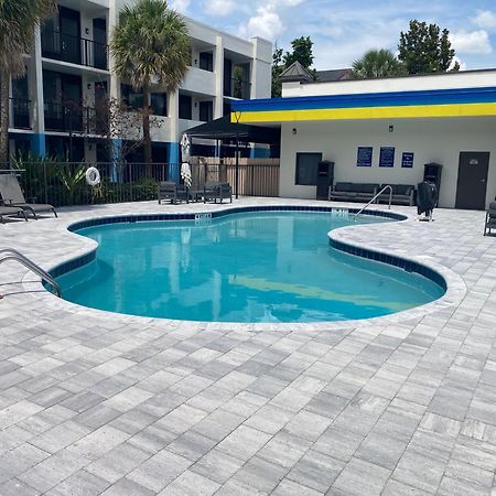 Days Inn & Suites By Wyndham Orlando Airport Exterior foto