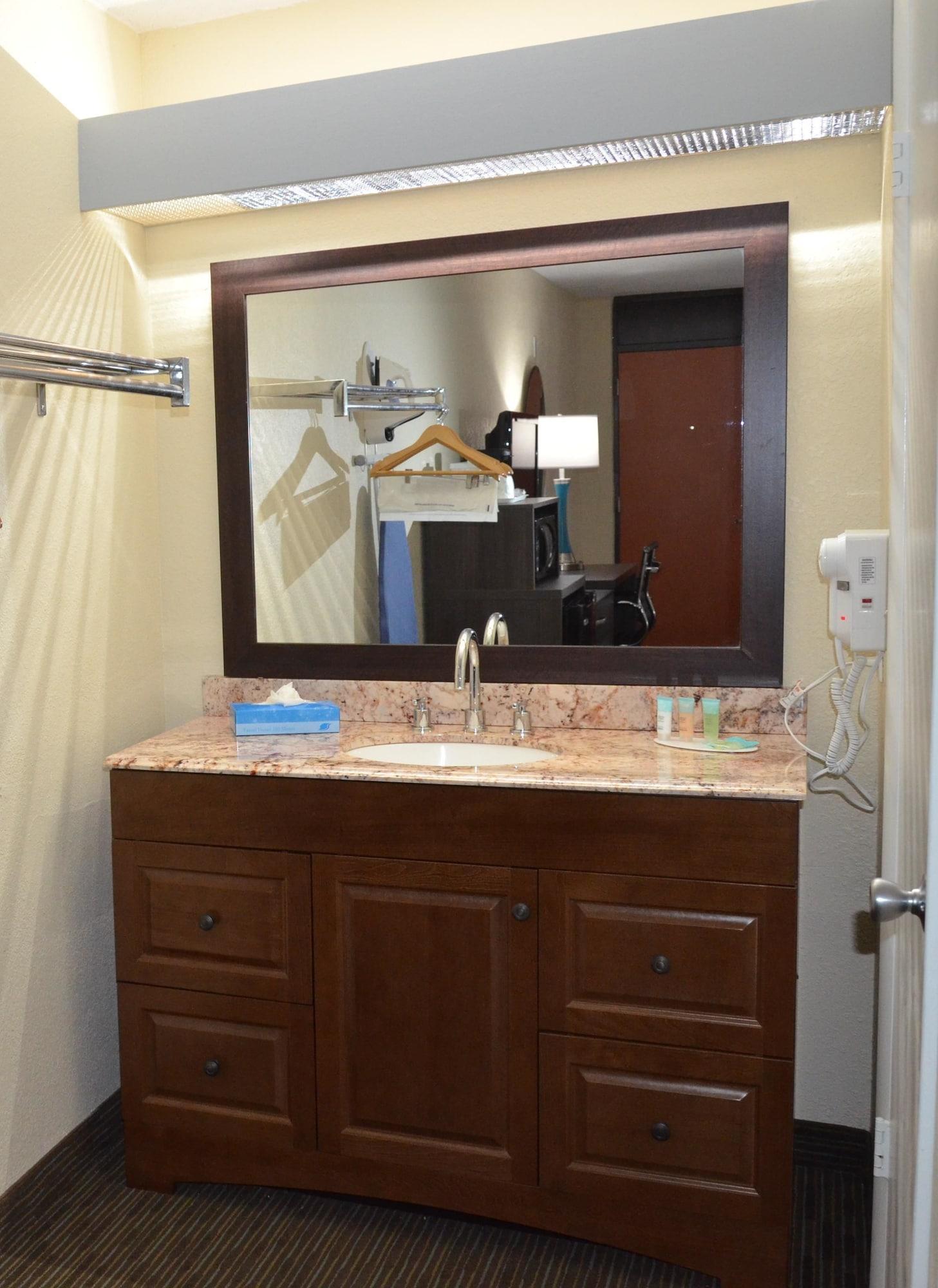 Days Inn & Suites By Wyndham Orlando Airport Exterior foto