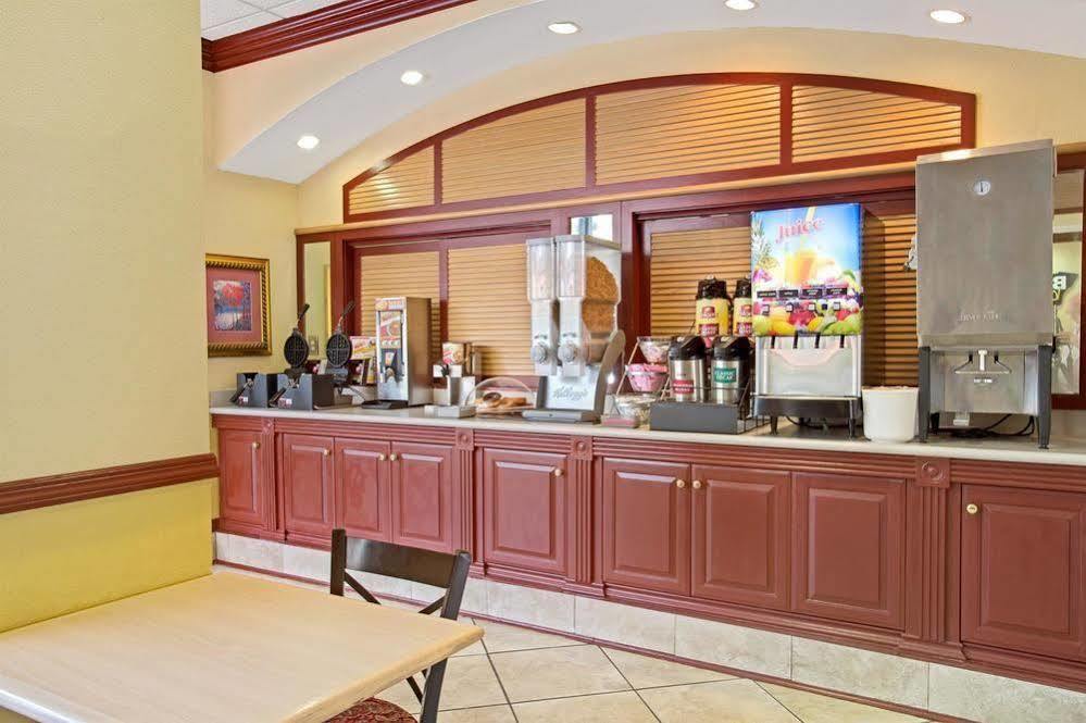 Days Inn & Suites By Wyndham Orlando Airport Exterior foto